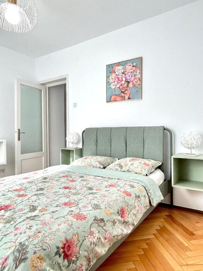 Parliament Central Apartment Bucharest Luaran gambar